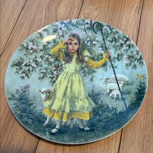 The Bradford Exchange Pastoral Yellow and Green Plate